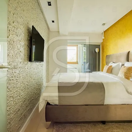 Junior By Kristal Collection